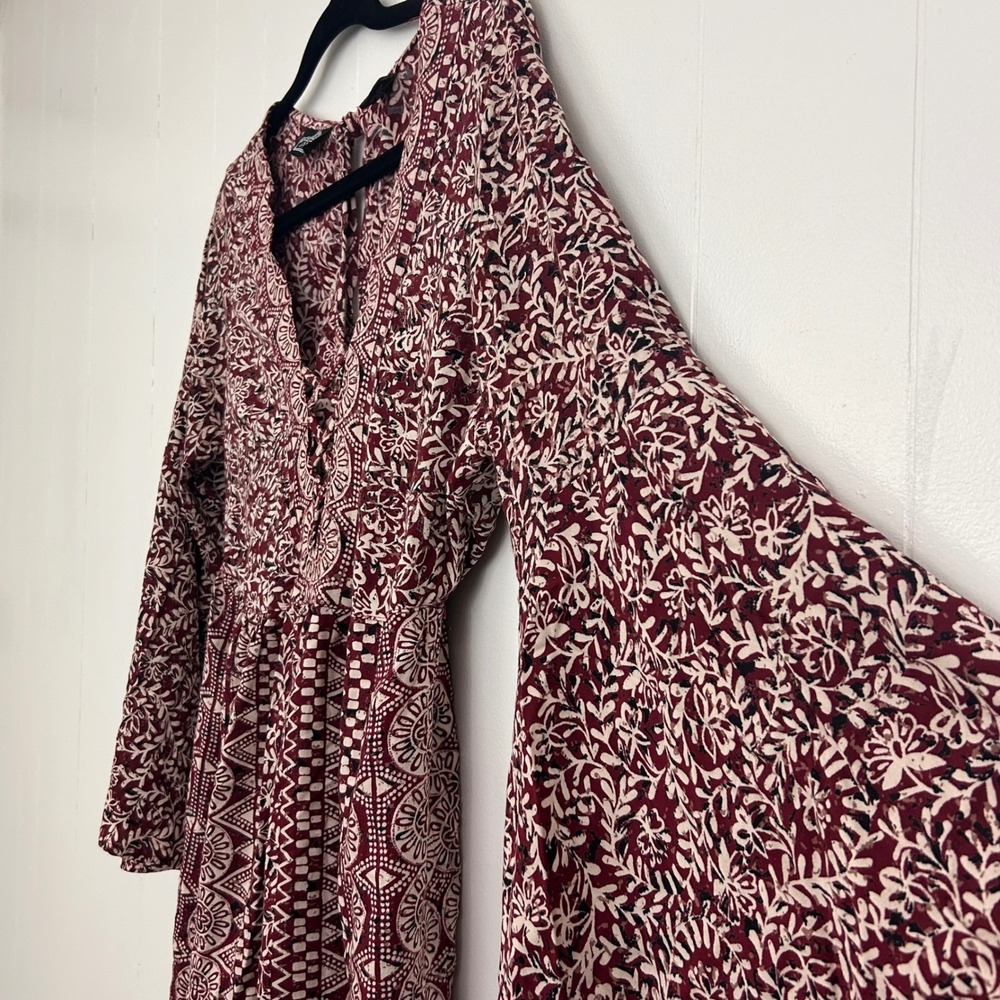 Angie Womens Burgundy Paisley Bell Sleeve Lace Up Mini Dress Small Boho Rayon - Picture 5 of 12